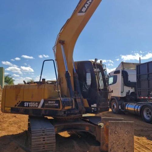 Escavadeira New Holland 145 - Amaremaq